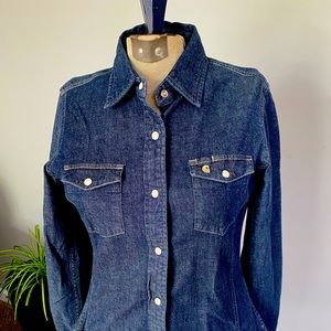 Beautiful Carhartt denim button up size small 4 x 6. Pearl buttons
